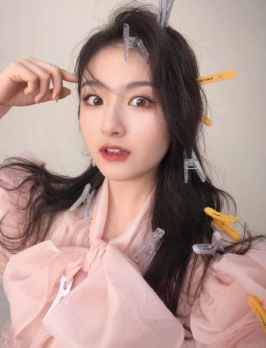 LILANDITH_'s tweet image. 🌷Studio LiLandi Update 
ภาพเซลฟี่ของหลานตี๋ ถ่ายตั้งนานได้แค่4รูปเองหรอคะหลานตี๋55555

#หลี่หลานตี๋ #lilandi #landyli 
#李兰迪