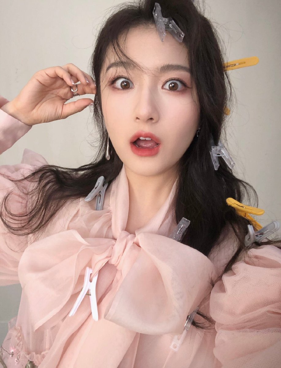 LILANDITH_'s tweet image. 🌷Studio LiLandi Update 
ภาพเซลฟี่ของหลานตี๋ ถ่ายตั้งนานได้แค่4รูปเองหรอคะหลานตี๋55555

#หลี่หลานตี๋ #lilandi #landyli 
#李兰迪