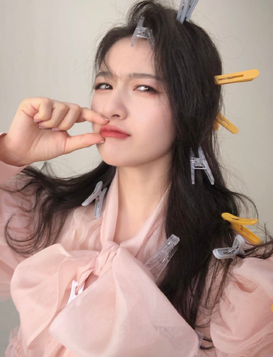 LILANDITH_'s tweet image. 🌷Studio LiLandi Update 
ภาพเซลฟี่ของหลานตี๋ ถ่ายตั้งนานได้แค่4รูปเองหรอคะหลานตี๋55555

#หลี่หลานตี๋ #lilandi #landyli 
#李兰迪