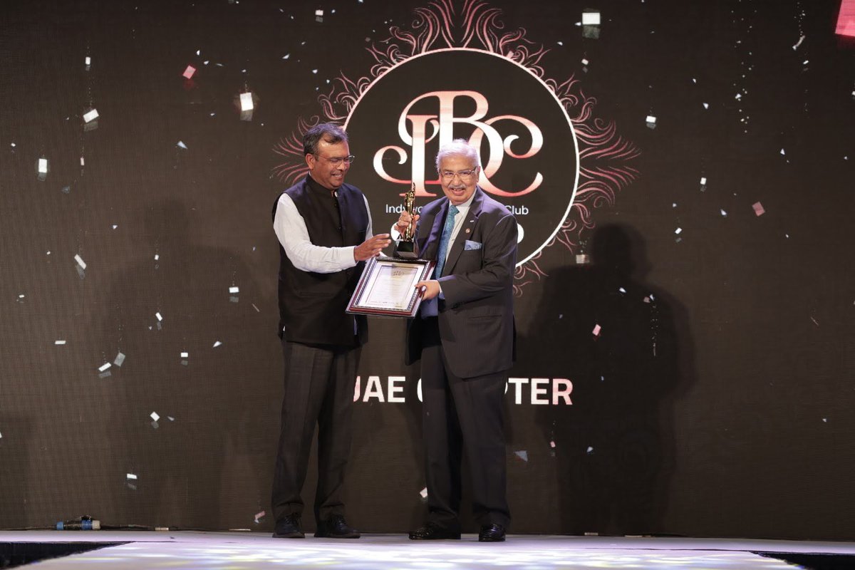 ITLCosmosGroup's tweet photo. Dr. Ram Buxani (Group Chairman, ITL Cosmos Group) recipient of Indywood Business Excellence Award 2021 in Dubai. https://t.co/T5NmGtyqaJ