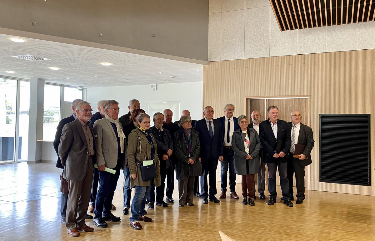 ➡️ Assemblée générale de la section des maires honoraires de l’association des #maires des #DeuxSevres. 

Je tiens à les remercier sincèrement pour leur engagement durant toutes ces années au service des habitant·e·s et pour le bien commun. Merci pour votre précieux soutien.