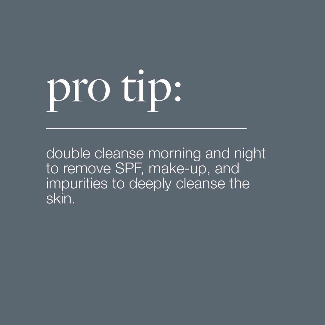 dermalogicasa's tweet photo. #Didyouknow oil attracts oil and helps to deeply cleanse your pores? Start your #doublecleanse with an oil-based cleanser like #Precleanse or #PrecleanseBalm even if you are an oily skin type!💙✨
#askdermalogicasa #protip https://t.co/raZ25uOHBN
