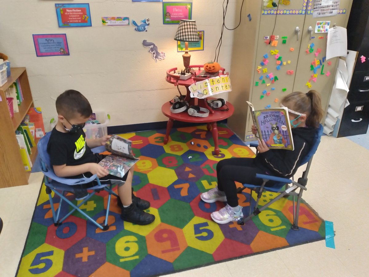 pinkcowboy's tweet photo. #akronbookmobile75 https://t.co/pVGkebHQGq