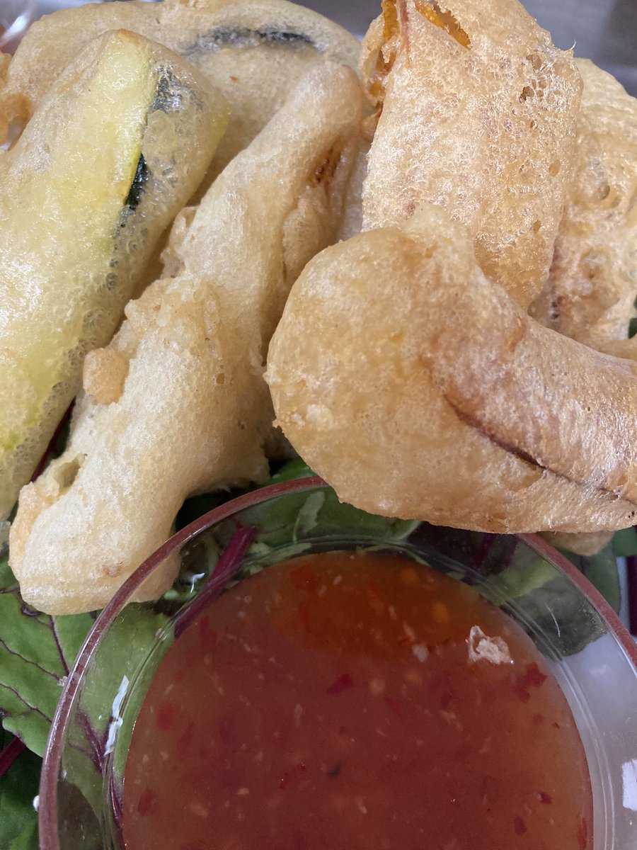 ChefRobWilliams's tweet image. Is this the best way to have your five a day? Tempura veg in the hot salad bar @RydalPenrhos today. @HolroydHowe @Traceykeane123