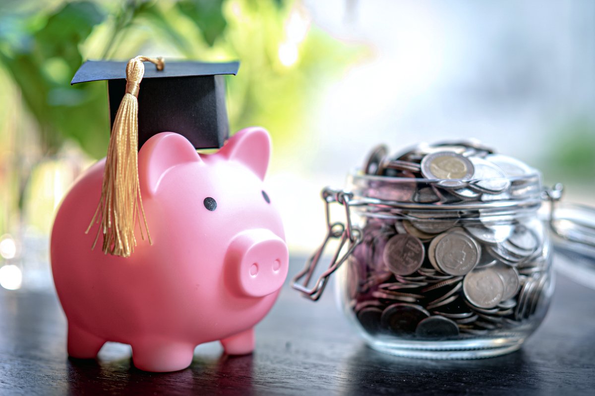 UAFS's tweet photo. UAFS Financial Aid is hosting two FAFSA help sessions TODAY at the Boreham Library to help you finish your FAFSA and maximize your grants &amp; scholarships! 

Register for a time during the 9-11 a.m. session:
https://t.co/Mtv8TXgyCg

And 5-7 p.m. session:
https://t.co/AkA1MUFvBX https://t.co/Ax6o8fgzfj