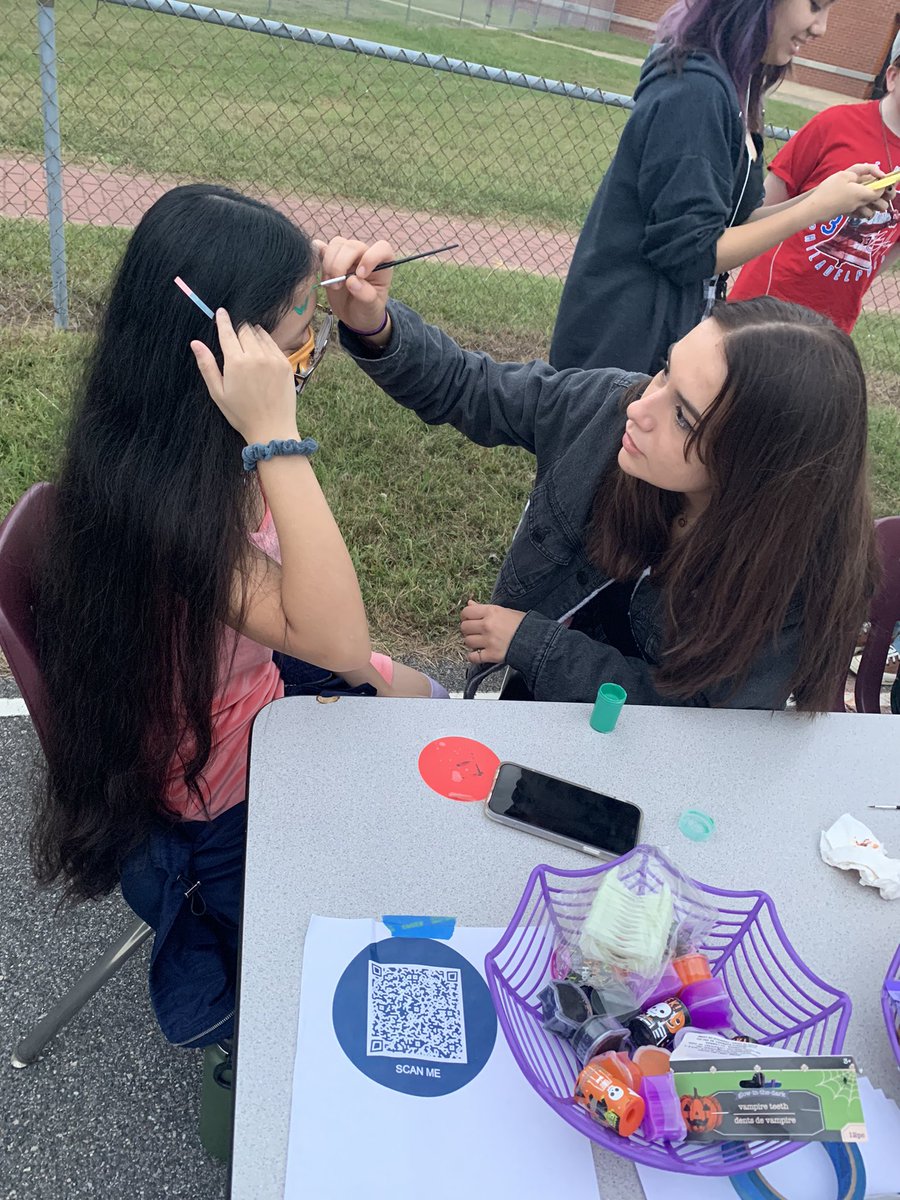 Another successful bonfire at <a href="/SalemHSVB/">Salem High School VB</a>. 🔥