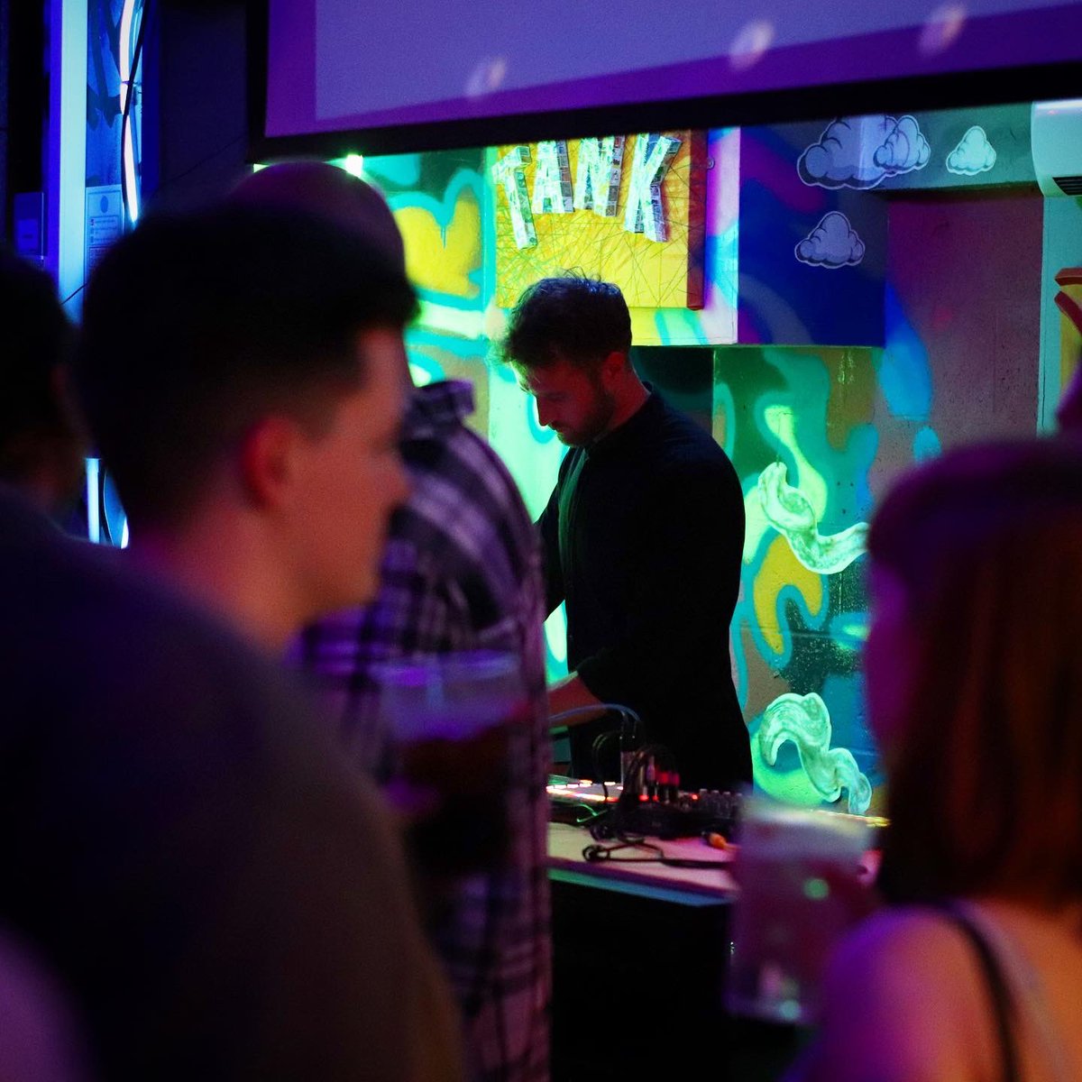 Headkube's tweet photo. The Pre-Party was really cool at @tankroompool! Thanks so much @TheEVENT_UK for having me! ✨
@lewis_parts @JournoJake @releasefamily 
📸: @focusingtoinfinity https://t.co/ieUuPShTbn