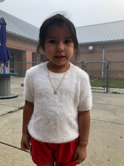 SugarloafRoar's tweet photo. Today is TRAILBLAZER TUESDAY and students are to dress like the Hispanic American you most enjoyed learning about during #HispanicHeritageMonth2021! This is Melani De La Cruz, kindergarten student with Ms. Buch, dressed as her favorite Hispanic leader, Alexandria Ocasio-Cortez! https://t.co/MypkJmHGL3