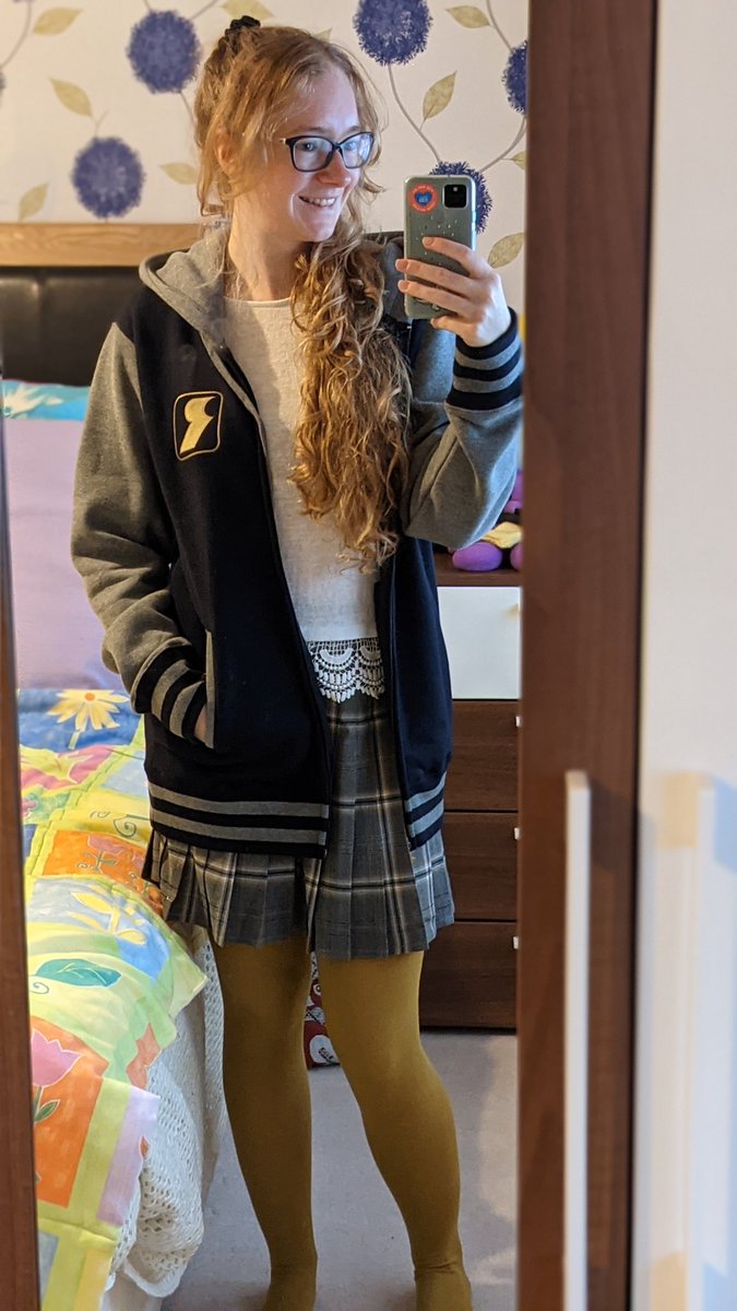 JessHider's tweet photo. When you find the perfect hoodie to go with your tights ✨ #RareFromHome https://t.co/4fIIjNeyZE