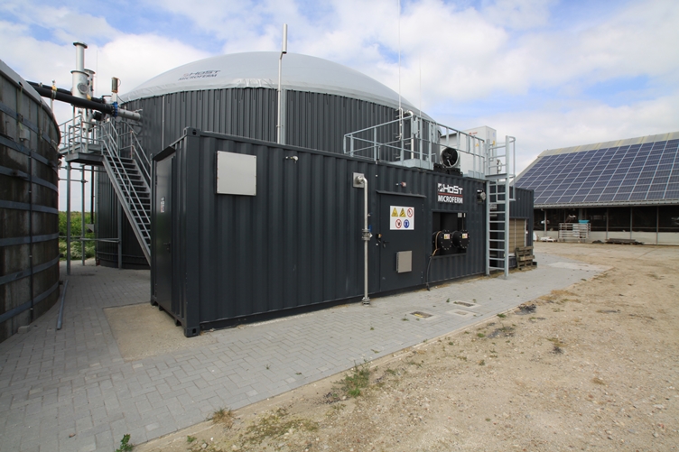 harryroetert's tweet photo. Blij om ook dit jaar weer mee te mogen organiseren: de jaarlijkse “Nieuwe Energiedag Oost-Nederland 2021”!
Dit jaar een hybride bijeenkomst: een excursiedag (a.s. vrijdag!) en een webinair op 4 november.
Aanmelden via : https://t.co/kODTcq0iks

#biogas #windmolen #zonneveld https://t.co/s97wG8jiuN