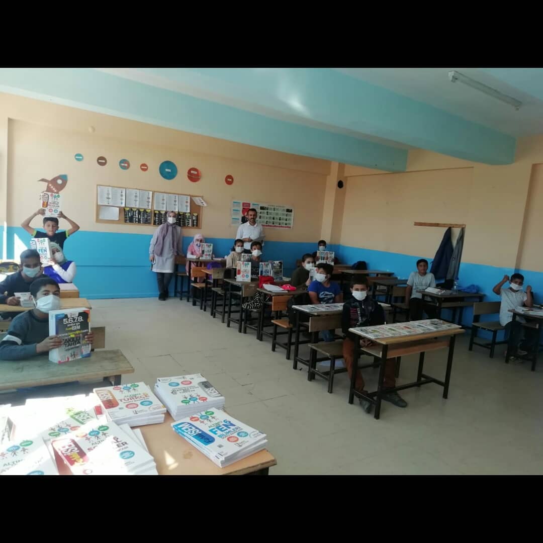 tosunbag's tweet photo. Vatanımızın bir köşesinde minicik kalpler ısındı bugün. Alperen Ocakları Vakfı Genel Başkanı Av. SAMET BAĞCI başta olmak üzere Bursa Alperen Ocakları İl Başkanı Abdullah Yüceler ve İsem Yayıncılık kuruluşuna teşekkür ederiz. @faypol56  @KurtalanMem @Samet_Bagci @AbdullahYuceler https://t.co/dR32zNkFtZ