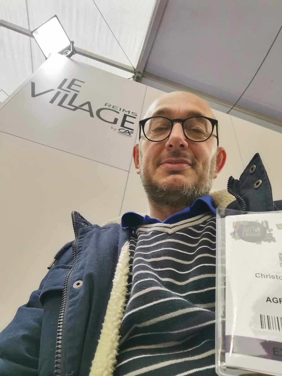 AgriVitech's tweet photo. 🟢 La team #agrivitech dans la place aujourd'hui au #VITeff à Epernay !
Tout le monde s'active ! 😍
@M_Bou_Bous
#agtech #event #vignoble #champagne #vin #viticulteurmarket https://t.co/LABD74L5kp