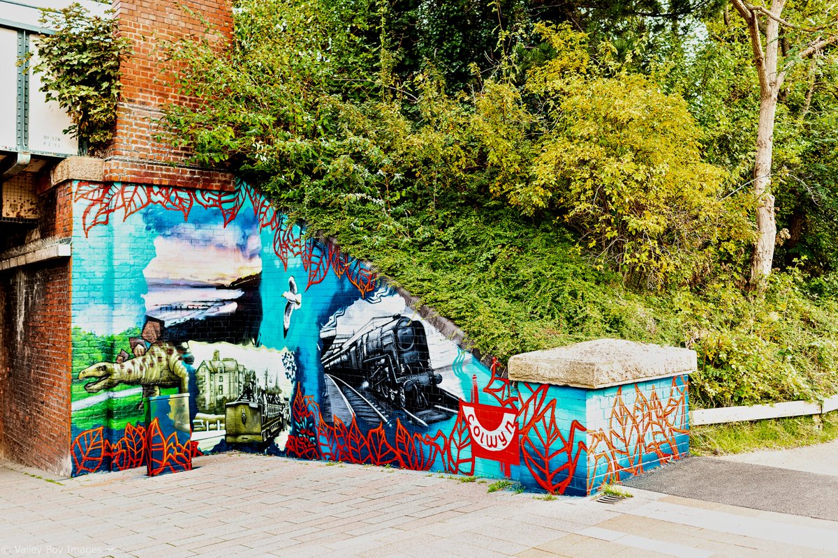BJRoberts's tweet photo. This 'street-art' now adorns the pedestrian tunnel walkway leading from Colwyn Bay Station Square to the prom and beach. @Ruth_ITV @kelseyredmore @ItsYourWales @WalesCoastPath @northwalescom @AllThingsCymru @OurWelshLife @NWalesSocial #ColwynBay #StreetArt #PromandBeach #Wales https://t.co/ewBhOPqSOR