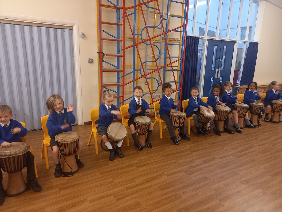 JamesBrindleyPS's tweet photo. Year 2 have certainly woken everybody in school up this morning with their early morning djembe drumming #drumroots #africandrummimg #whatawaytostarttheday https://t.co/dZYnJgM4cF