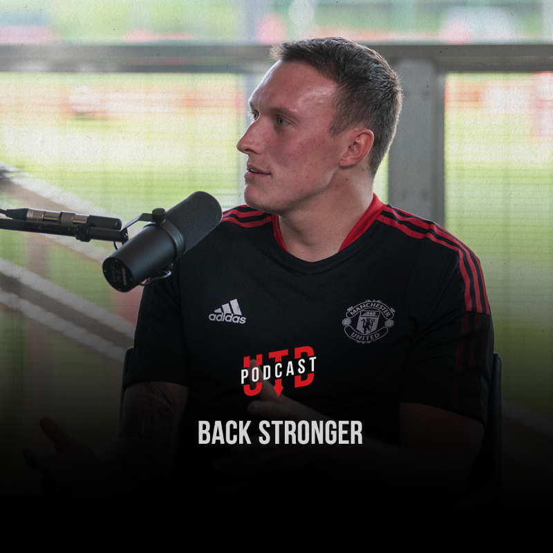 ManUtd's tweet photo. 📕 Phil Jones's story is one of determination, perseverance and resilience.

🎧 Today's recommended listening 👇

#MUFC