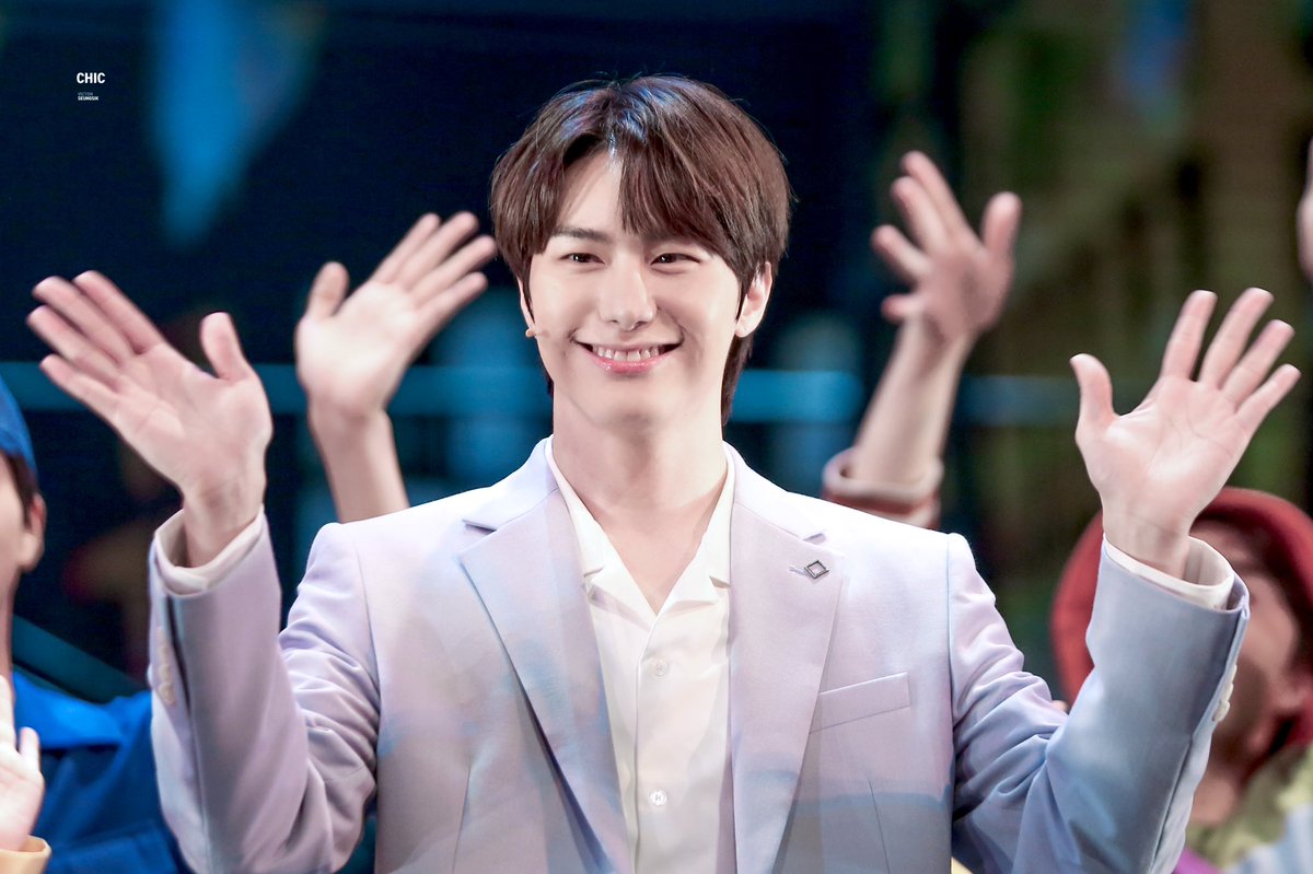 chic__95's tweet photo. 211010 사랑했어요 커튼콜 HQ

❤️🥰❤️

#승식 #강승식 #VICTON #SEUNGSIK
#사랑했어요 #기철 https://t.co/eBs84kVKyZ