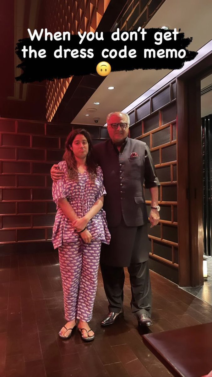 filmfare's tweet photo. #JanhviKapoor’s latest picture with daddy #BoneyKapoor is all things adorable. https://t.co/ZIaaFeOFyj