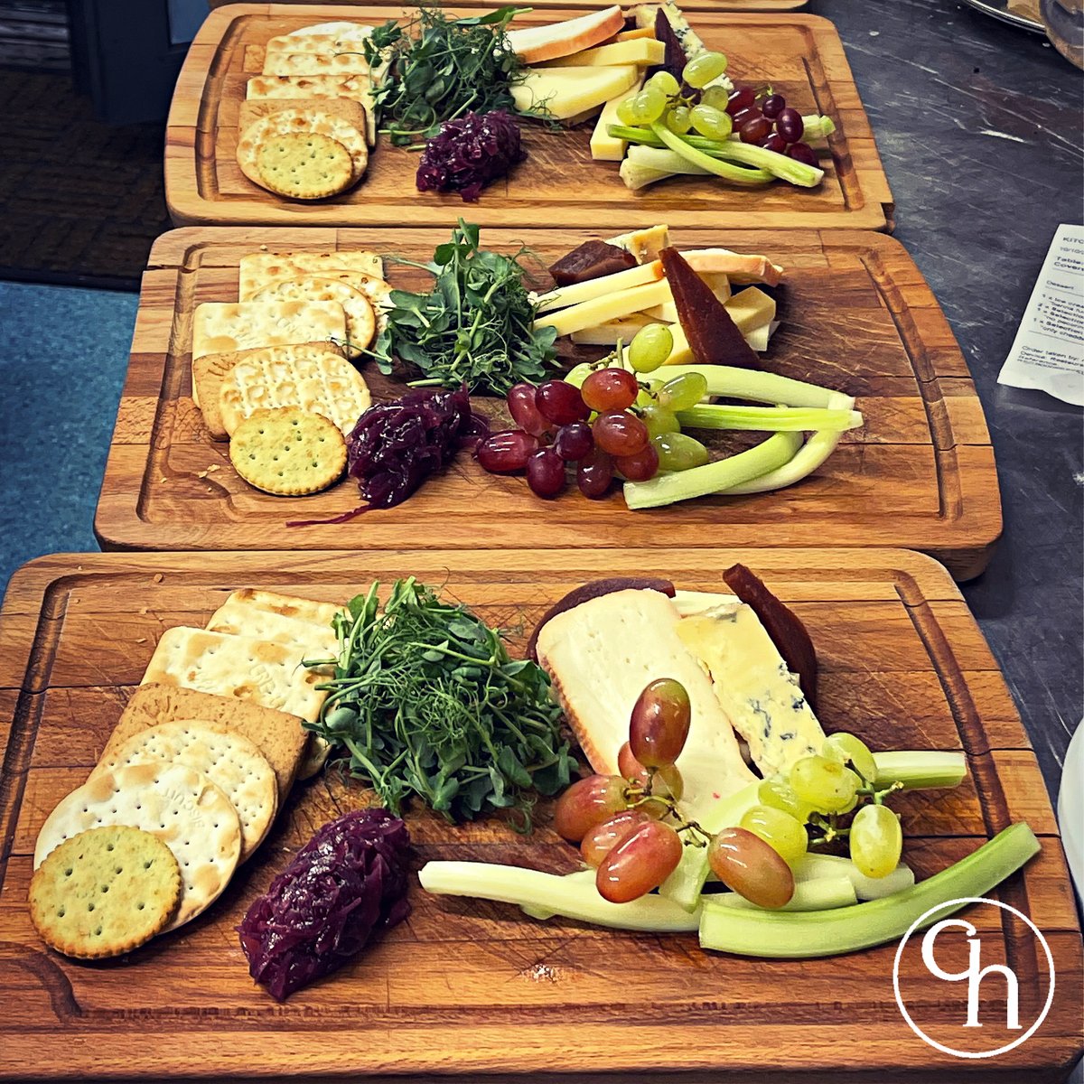 stroudcorner's tweet photo. No one gets bored with a cheese board👌🏼
#toshareornottoshare https://t.co/iXGdAzdGu5
