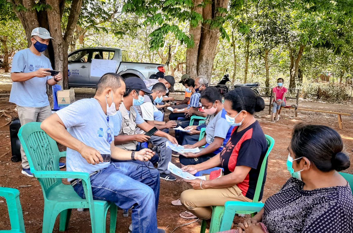 way_mitra's tweet photo. Setelah data dikumpulkan,lalu team
@water_mission dan @waha_mitra mengolah data & mempresentasikannya di depan pemimpin desa Oenoni 2. Hasil ini adalah satu alat yang dapat digunakan untuk merencanakan sebuah stategi yang baik. Thank You @GeorgFischer #waterbuild #hope https://t.co/Wrq5CIEafO