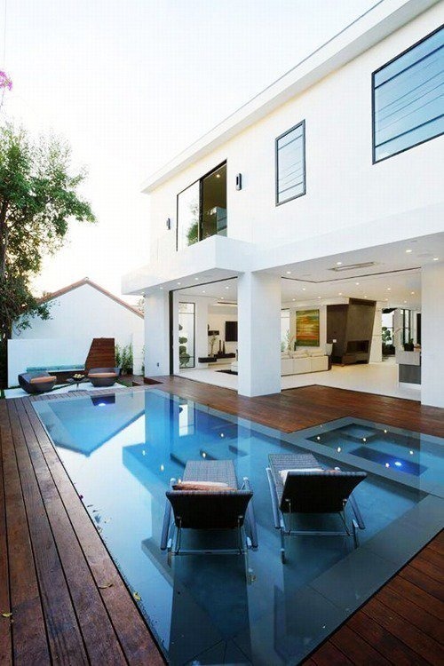 Apres 4 ans de crypto trading me voila enfin tranquille chez moi à boire un café et bosser sur mes passions. Et ca c'est la photo google image d'une jolie maison.