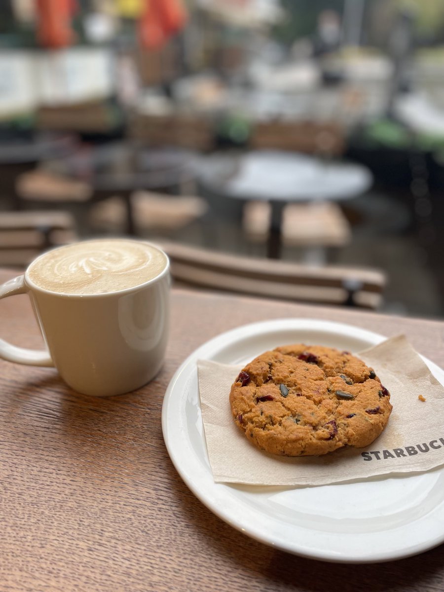 MsRMerry's tweet photo. .. about this morning.. 😃 #PumpkinSpiceLife !🎃 🍁 🍂 ☕️
Plan your day 👏
Own your to do list 👏
Take your well-being breaks 👏
Carve out the time you need for you 👏
#TuesdayVibes #TuesdayThoughts #Wellbeing #RiseUp #BeKindToYou #WorkHardSnackHard #Starbucks #CoffeeIsLife https://t.co/fNUp1w35nE