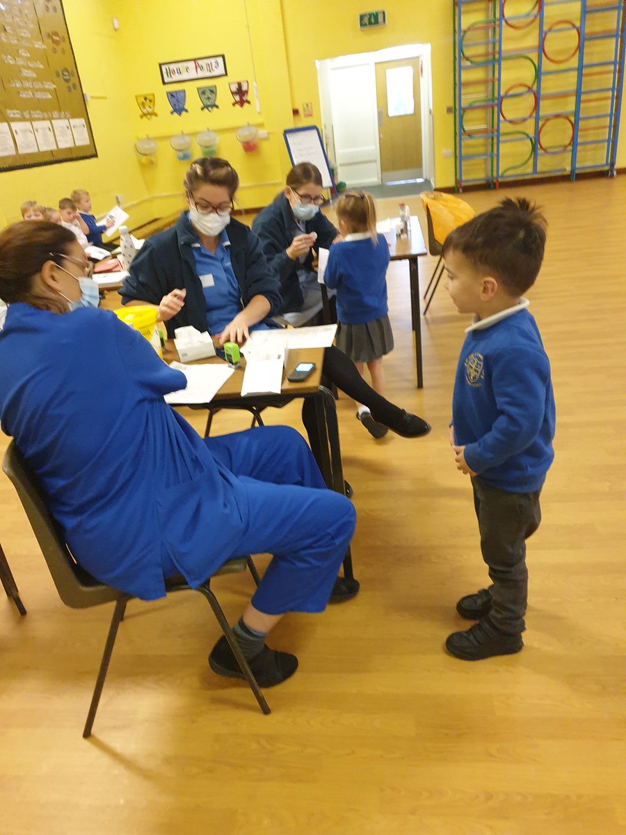 stmandmeyfs's tweet photo. Thank you to the nurses who sprayed our noses #flubusters https://t.co/5JnzptGZDJ
