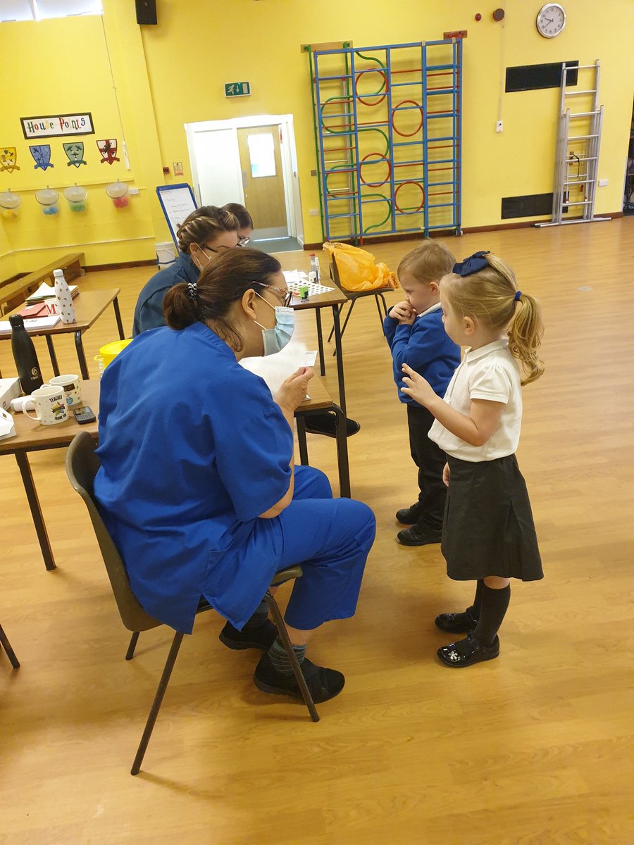 stmandmeyfs's tweet photo. Thank you to the nurses who sprayed our noses #flubusters https://t.co/5JnzptGZDJ