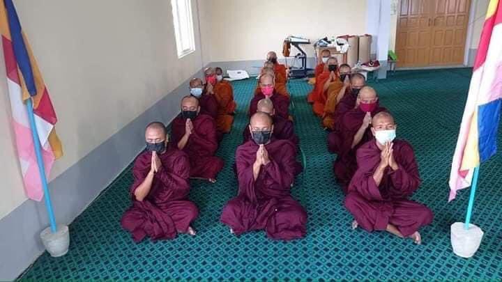 Monks from Mandalay Sangha Union Strike staged a payer strike for the safety of the civilians who fighting against the Genocidal Military.

#ASEAN_RejectSAC
#Oct12Coup
#WhatsHappeningInMyanmar
