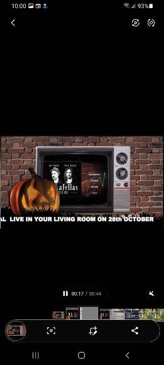 Join RockaFellas for a Halloween special! Live from your living room, 28th October 2021.

Tickets available from threespiritsmusic.com/rockafellas
Limited spaces available

#onlineshow #livemusic #onlinegig #classicrock #rockanthems #thesweet #rockmusic #paulmanzi #leesmall