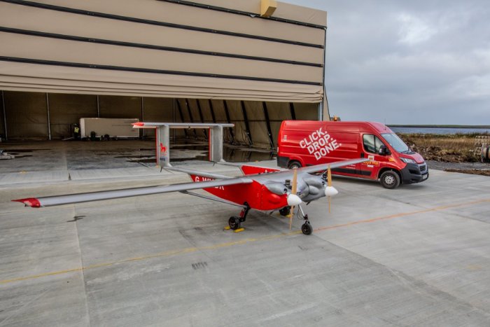 AviationSystems's tweet photo. Royal Mail is turning to drones to deliver the post https://t.co/i3QLGSspIJ
#remotepilots, #pilots, #drones, #dronetraining, #pilottraining, #CAA https://t.co/vYuq0Ael5U