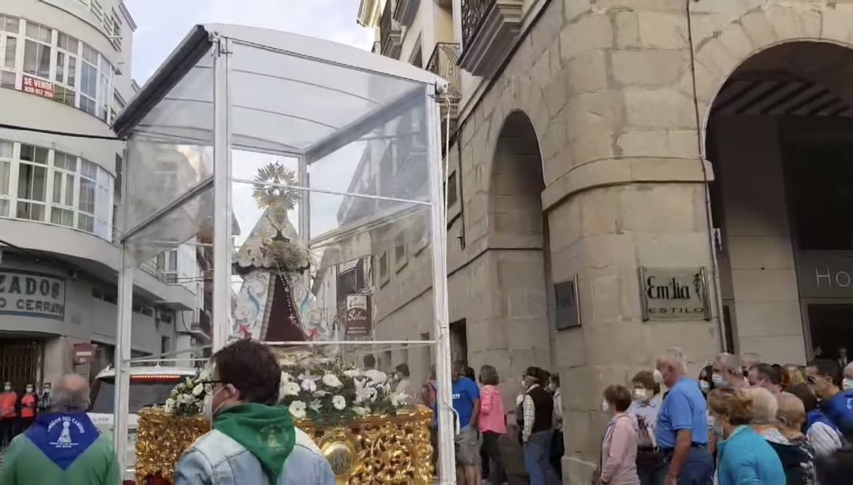 Ayto_DonBenito's tweet image. La Patrona de #DonBenito,La Virgen de las Cruces, ha realizado su camino en vehículo, pero acompañada de fieles hasta su Ermita donde se celebrará a las 12:00 h la Eucaristía. Feliz Día de la Hispanidad y de la Velá #FiestaInteresTuristicoExtremadura #LaVeláTradicionYGastronomia