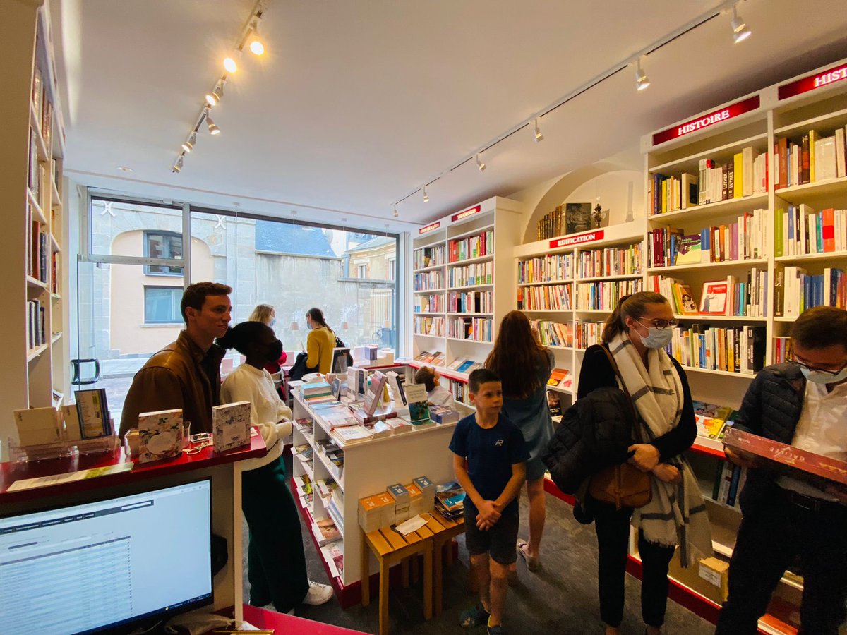 😃c’est aujourd’hui : ouverture de votre nouvelle Librairie Jean Calvin à #Rennes, rue d’Argentré !

#bienvenue #librairie #librairiechretienne #librairieprotestante #protestantisme #theologie #histoire #edification #bible #commentaires #jeunesse #eveil #foi