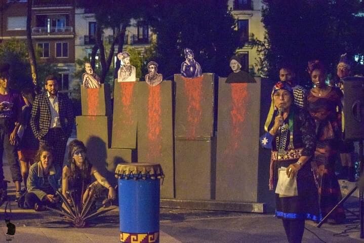 Descolonicemon1's tweet image. 🔥🔥🔥 HILO
“¡¡MARICHIWEU!! Despierta, pueblo! Aún estamos aquí! Somos los hijos y las nietas de los pueblos indígenas que no pudisteis asesinar!