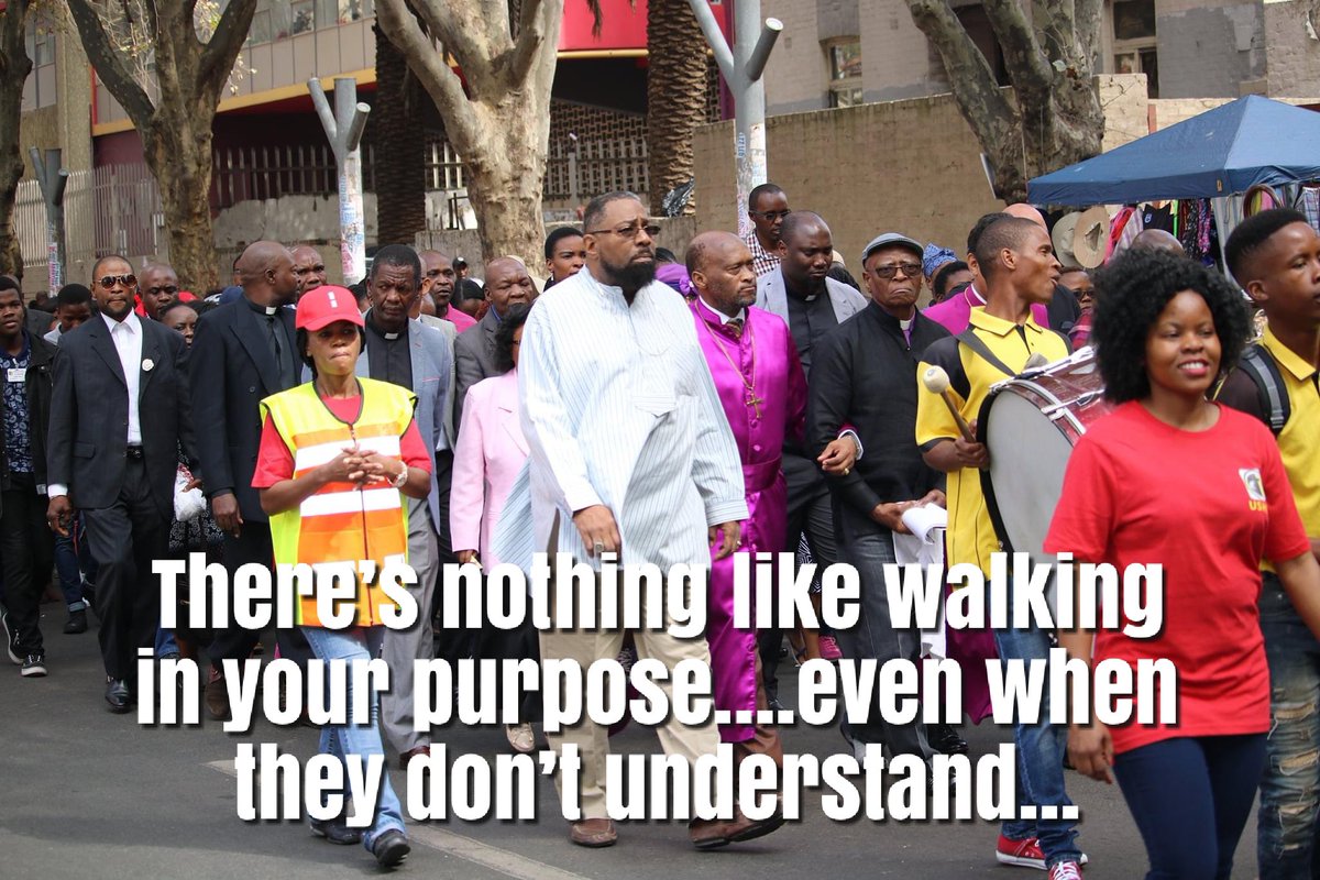 hwrob2's tweet photo. Marching in The Republic Of South Africa “Let Freedom Ring” https://t.co/Wztl8TO3pt