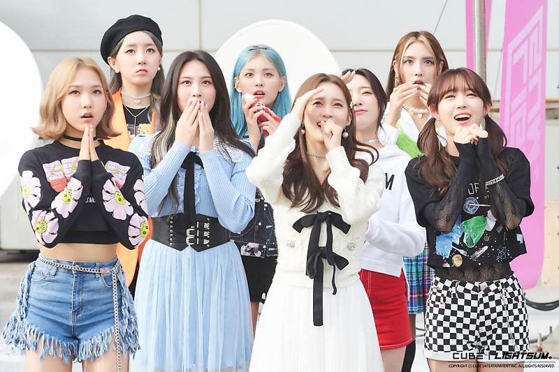huiyeonm's tweet photo. behind the magical trick of our comeback trailer, we entwined the friendship ˃̵ᴗ˂̵ and fused to complete our sensational group pictures! 📸💥 https://t.co/sSePsS5Fsy