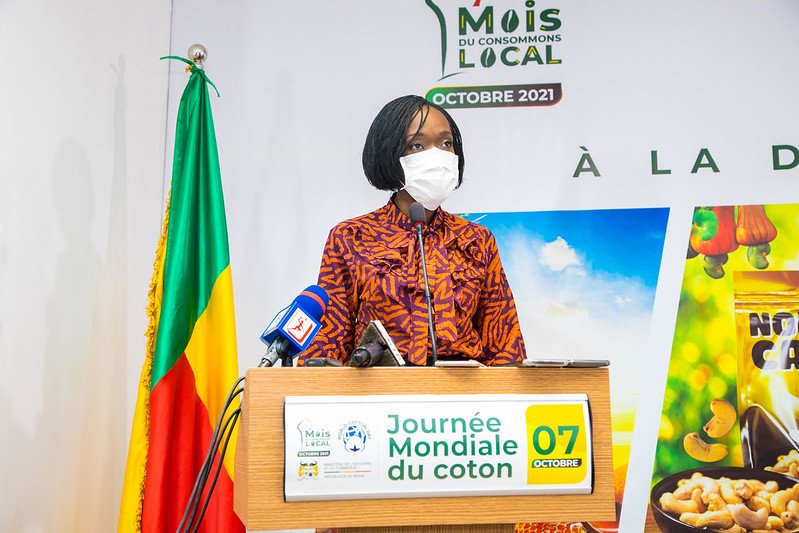 consommonsbenin's tweet photo. 📍[Mois Du @consommonsbenin Local Bénin] 
Le Mois du #ConsommonsLocal se poursuit avec les différentes activités prévues.

Le 7 Octobre 2021 s'est tenu le Panel 2 portant sur le thème " Le coton béninois sous toutes ses formes: variétés, usages et perspectives"
#consommonslocalbj https://t.co/Oylo3RfqJs