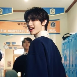 02EBOYS's tweet photo. jawline oh lord https://t.co/r2BbmXltJn