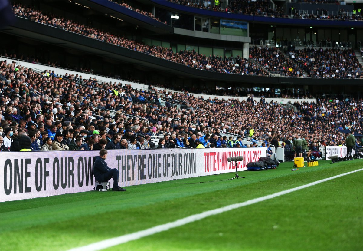 ThomasFarrall's tweet photo. Nice to see our work for HSBC up in the stadium, supporting born and bred small businesses in Tottenham ⚽��� https://t.co/HMQ81NxWhj