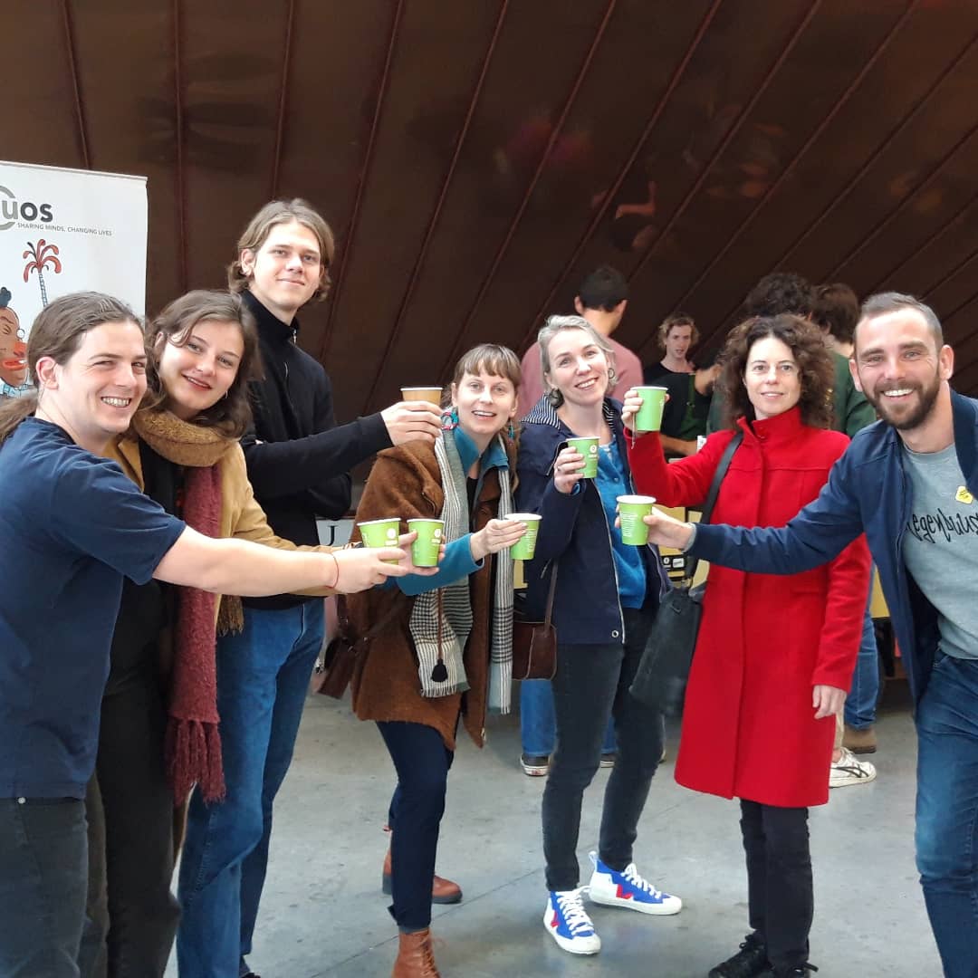 vredeshuis's tweet photo. Het was met ochtendkoffie te doen vandaag 😉
Afspraak met de collega's om bij #Komafkoffie langs te gaan in het kader van #WeekvandeFairTrade.
Meteen een goed moment om stageplaatsen Floor en Lucas in de kijker te plaatsen! 😍
https://t.co/fdRX7X3w76 https://t.co/bUIjGyc5E5