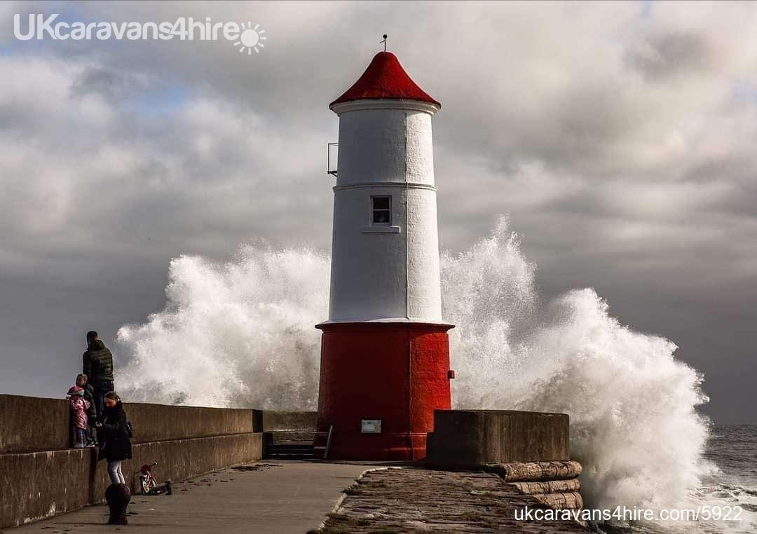 ukcaravans4hire's tweet photo. 🌊BERWICK LIGHTHOUSE🌊
What a fantastic picture.
.
.
.
.
.
.
.
.
@VisitBerwick #berwickupontweed #berwicklighthouse #lighthouse #holiday #caravan #family #fun #friends #familyfun #familyholiday #staycation #Northumberland @VisitNland @VisitEngland https://t.co/3PLnQmjXHs