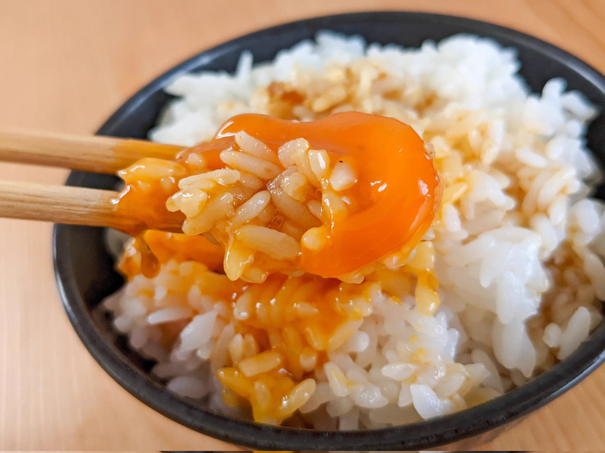 ご飯があっという間になくなっちゃう？！卵黄を特製ダレに漬けるだけの簡単レシピ！