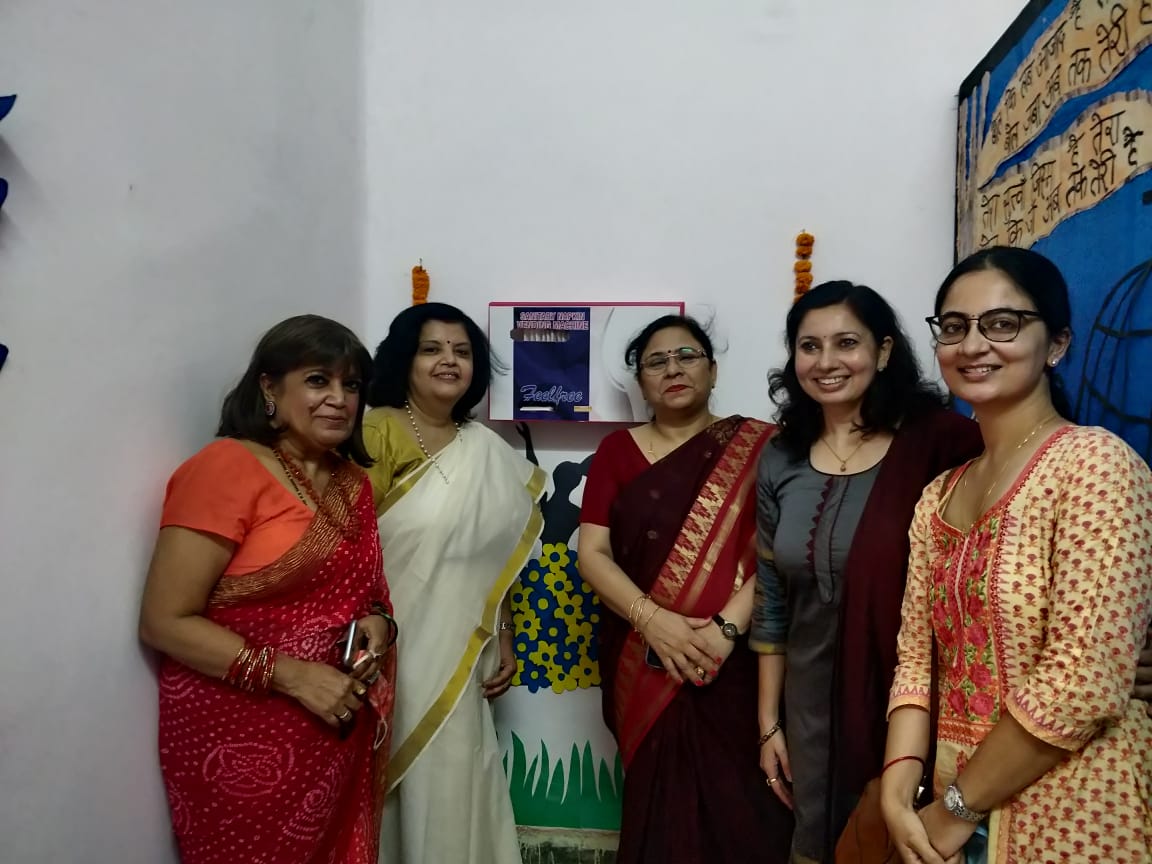 lumissionshakti's tweet photo. #MissionShakti #LucknowUniversity 
@dswlkouniv Prof. Poonam Tandon inaugurated the first sanitary pad vending machine to be installed @lkouniv in the Department of Geography as an initiative by the Gender Sensitisation Cell headed by Dr Roli Mishra https://t.co/Ps2MJZh4Qc