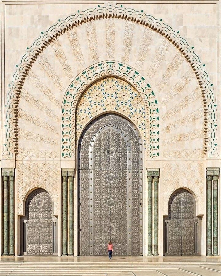 Put your knowledge to the test! 🤔 Do you know which stunning building in #Casablanca this is? 🤍
📷 by <a href="/lisetverberne/">Liset Verberne</a> (Instagram account) #visitmorocco #morocco