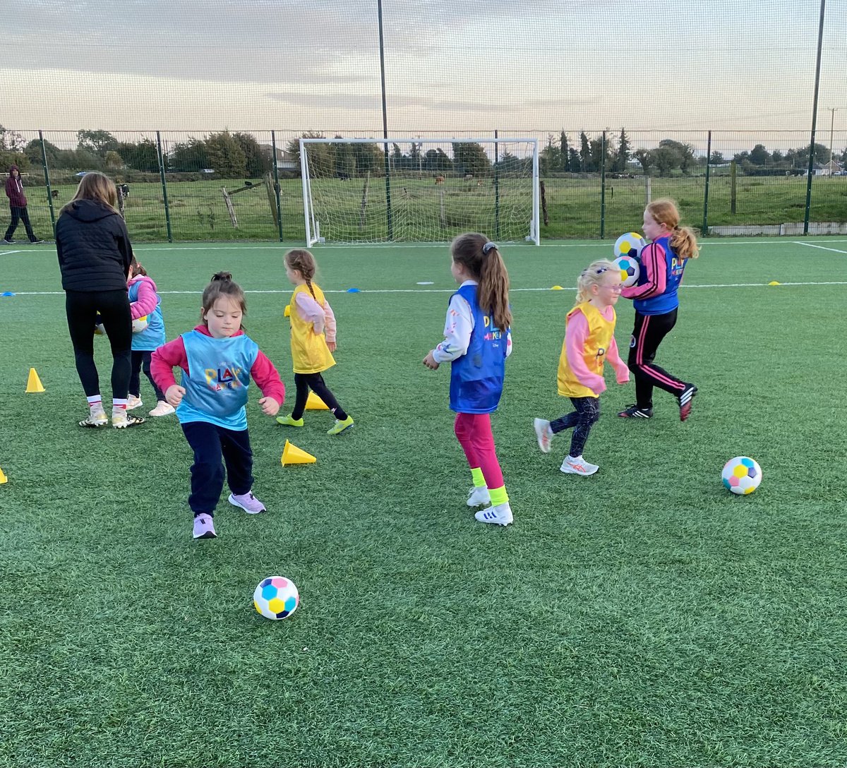 Kinnegadjuniors's tweet photo. UEFA Disney Playmakers with Kinnegad Juniors 

SUPER-POWER &amp; a super bunch of girls having a ball

A sunny evening for a change &amp; another chapter from Disney and Pixar’s The Incredibles 2!

See you next week girls 

@FaiWestmeath @FAIGrassroots 
#20x20 | #CantSeeCantBe | #COYGIG https://t.co/O9rTvMQxFh