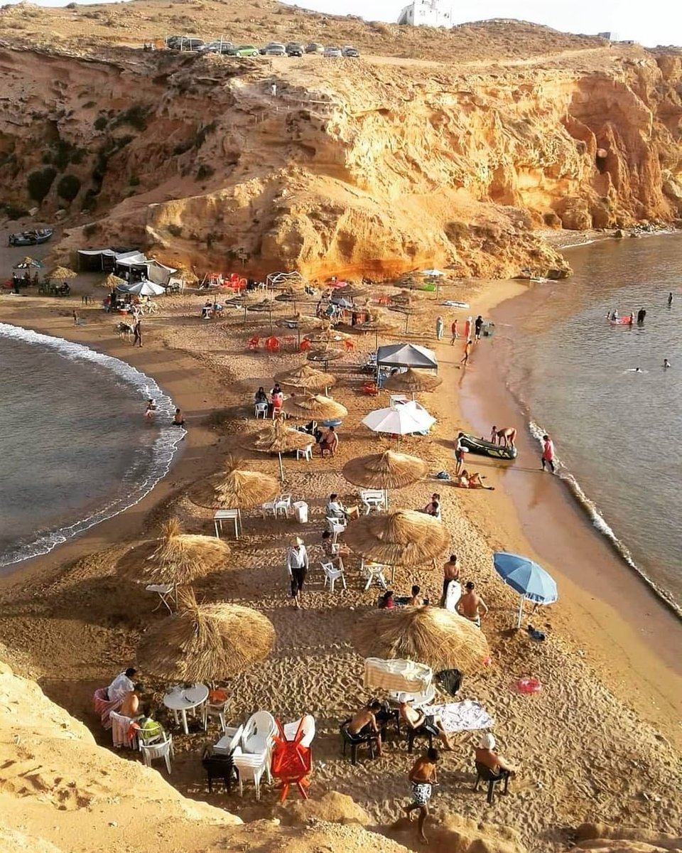 Would you rather: Spend your morning relaxing on the beaches of #Nador, or spend an afternoon exploring Ait Ben Haddou? 🤔
📷 by @le_maroc_authentique (Instagram account) #visitmorocco #morocco