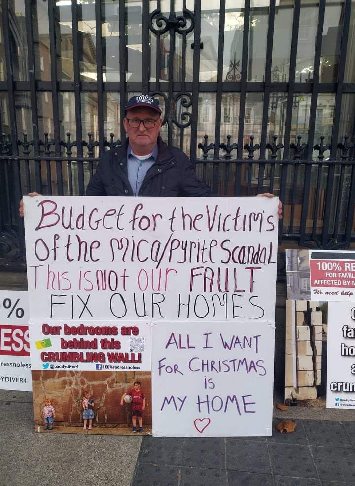 PaddyDiver4's tweet photo. Paddy the General from Buncrana is still on the frontline in our battle against mica

Fair play to you Paddy 👏

#MicaRedress https://t.co/oK4nr0raRe