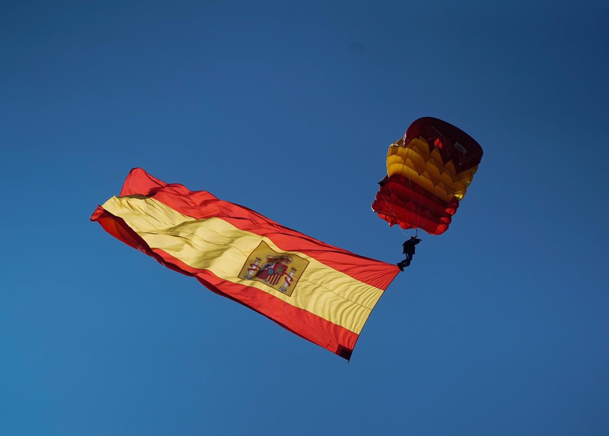 Celebremos juntos la #FiestaNacional de España. 

Feliz #DíaDeLaHispanidad.

#12deOctubre