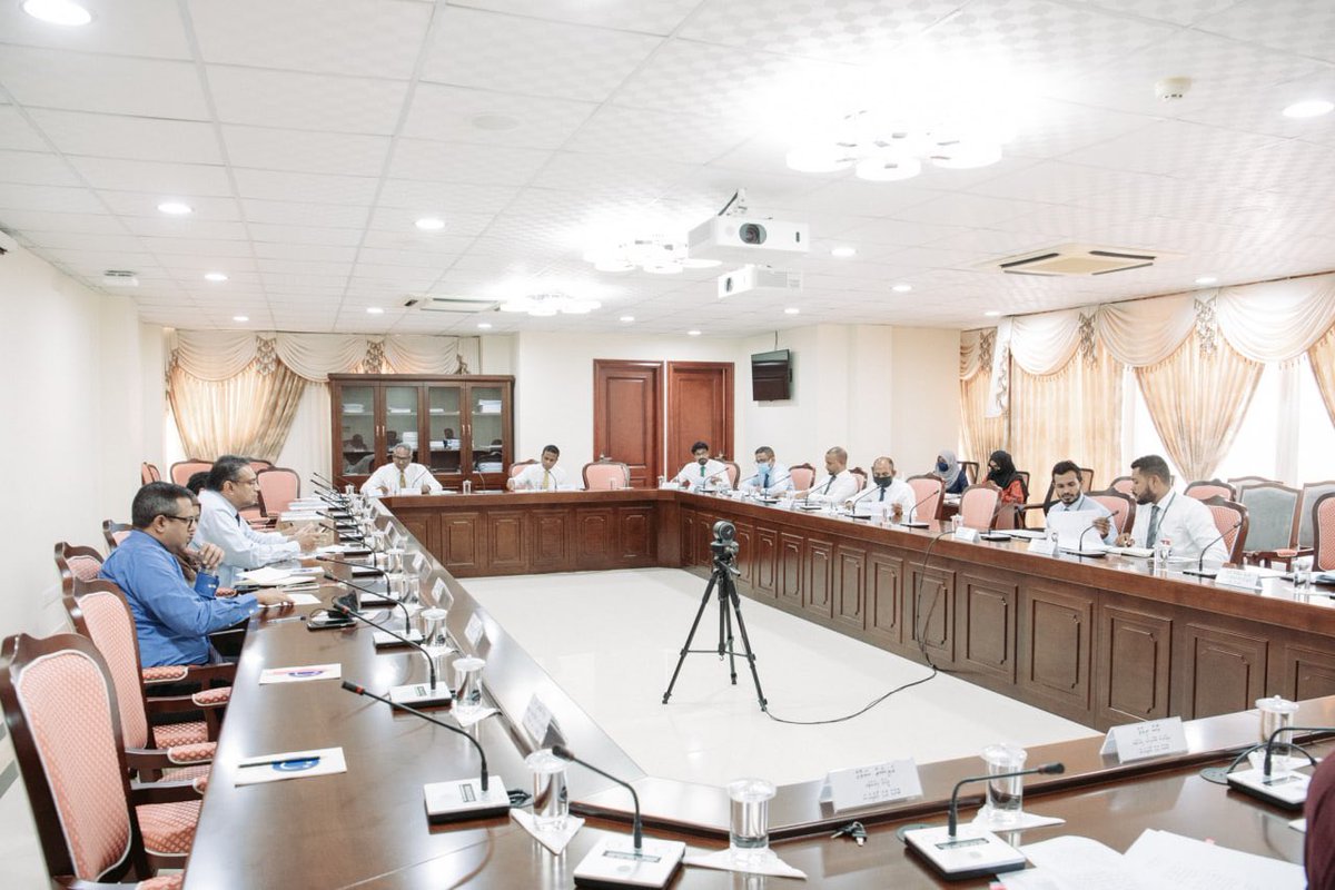 mvpeoplesmajlis's tweet photo. ރައްޔިތުންގެ މަޖިލީހުގެ ޤައުމީ ތަރައްޤީއާއި ތަރިކައިގެ ކޮމިޓީއިން، އިލެކްޓްރޯނިކް މުޢާމަލާތްތަކާބެހޭ ބިލާ ގުޅޭގޮތުން ކަމާގުޅޭ ފަރާތްތަކާ ބައްދަލުކުރުން https://t.co/BK39FlywrV
