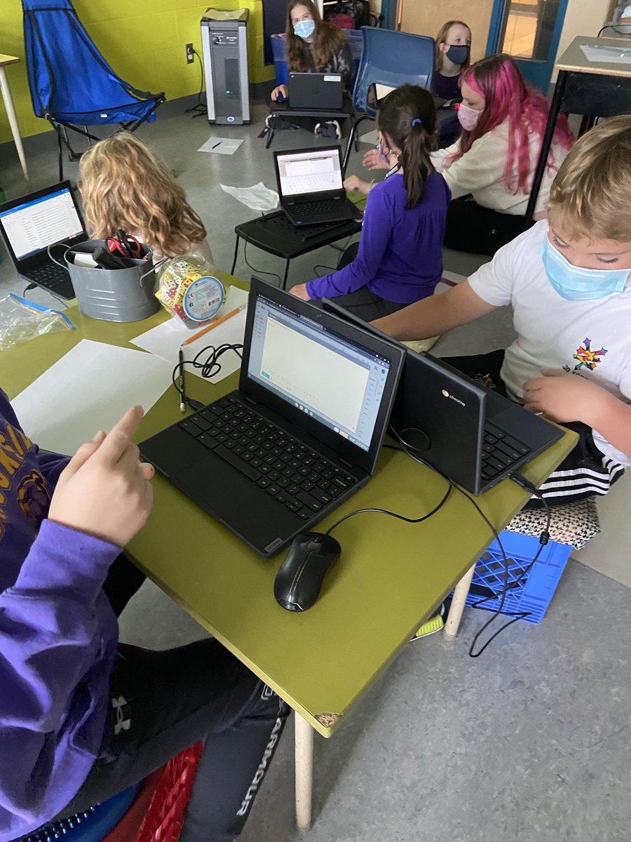 HDDawe's tweet image. Finished off our Friday with some 3D printing. We talked about measurements, combining 3D shapes, exporting and importing files and finally sending a proper email! @BrooksideInt #3dprinting #designandcreate