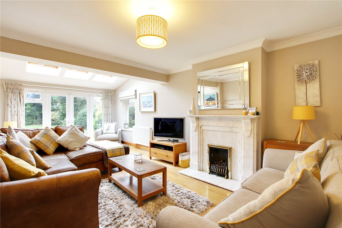 MichaelJonesEA's tweet photo. Adversane Road, #Worthing 

A well-presented 4-bedroom detached house perfect for a family home in the sought-after location of Tarring.

Call our Worthing Sales office: 01903 213 281
Full details > https://t.co/NzaYjCnDAc

#ForSale #PropertyForSale #MichaelJones https://t.co/AIjHl8vXk7